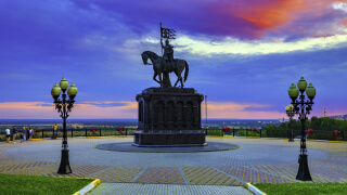 Памятник кн.Владимиру на набережной