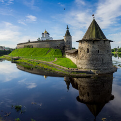 Псков - Средневековый Кремль на острове