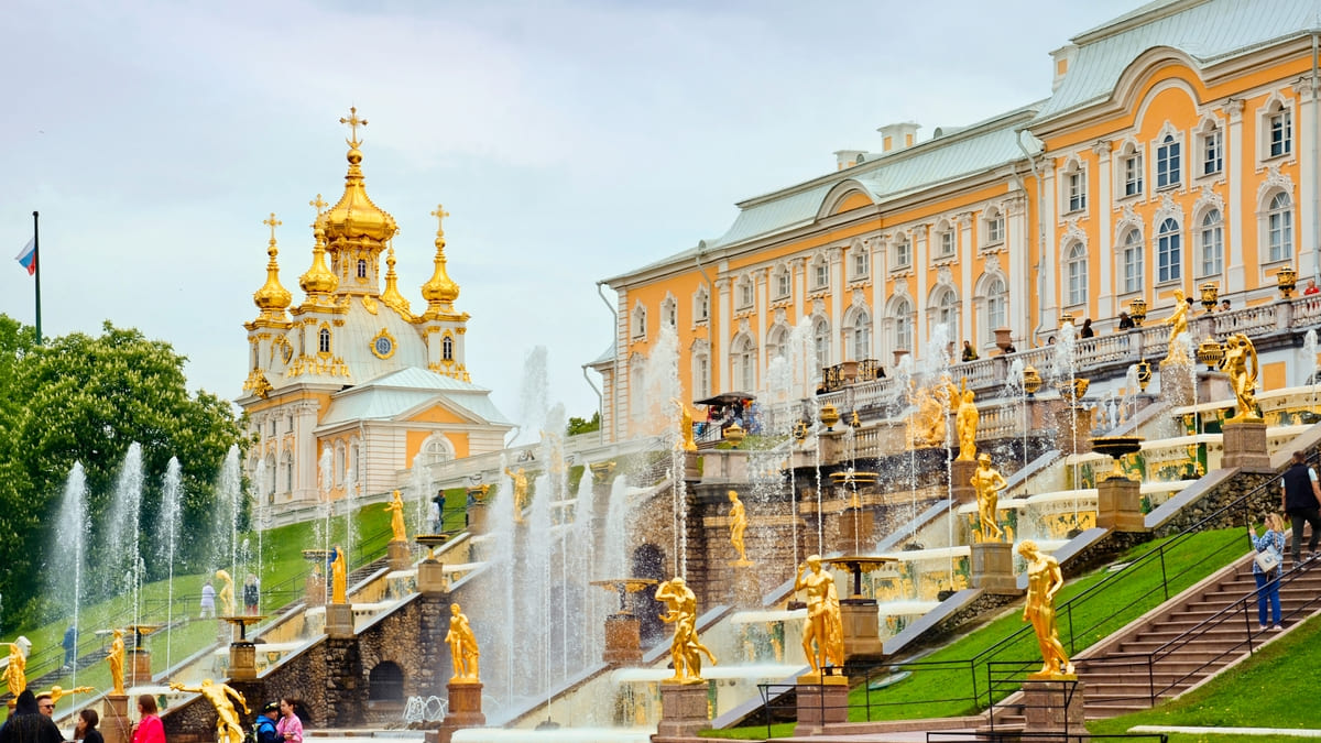 

Праздник фонтанов в Петергофе на 3 дня (отель 3*)
