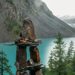 Алтай – Камень у озера