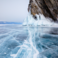 Байкал-скалы и лед