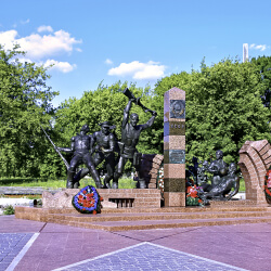 Брест-памятник-защитникам-крепости лето