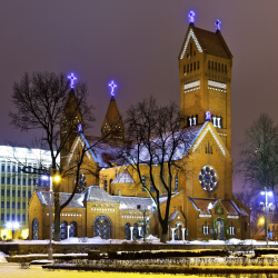 Минск-католич церковь-зимней ночью