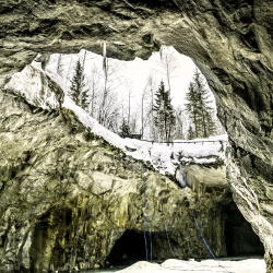 Рускеала-Мраморный-карьер-пещера зимой