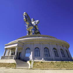 Памятник-Чингиз-Хану