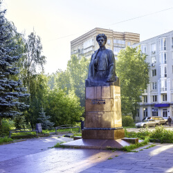 Памятник Свердлову на Покровской