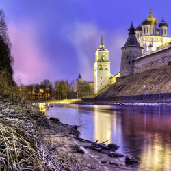 Кремль за рекой зима